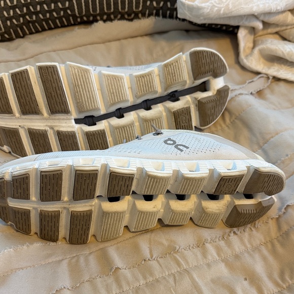 On Running Women’s  Light Gray and Yellow Shoes - Picture 2 of 5